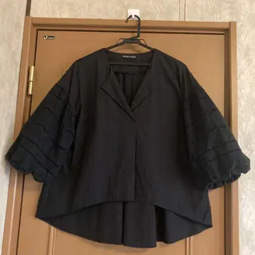 미즈이로 인드 mizuiroind 아일렛 레이스 자수 블라우스 블랙