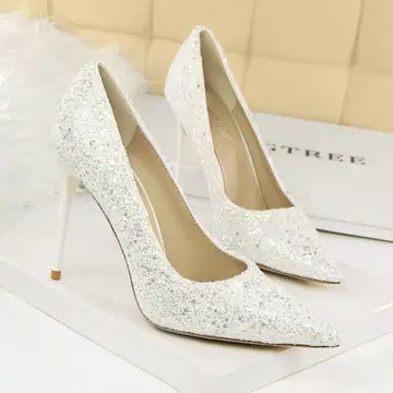 글리터 스틸레토 하이힐 펌프스 약 23cm 화이트 계열
