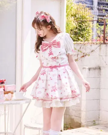 LIZLISA Creamy Berry 패턴 셋업 화이트