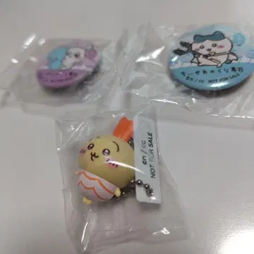 쿠라스시 치이카와 (토끼) 스트랩과 캔뱃지 세트