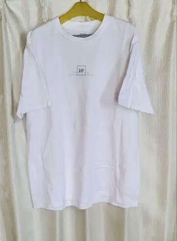 화이트 티셔츠 GAP