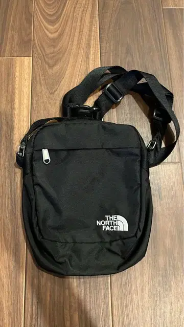 THE NORTH FACE 블랙 숄더백