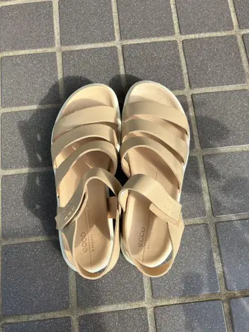 에코 베이지 컴포트 샌들 스트랩 타입 39