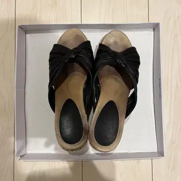 블랙 샌들