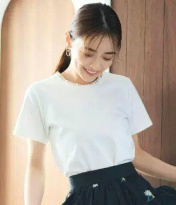 아푸와이저 리셰 2way 펄 넥 티셔츠
