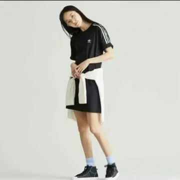신상품 아디다스 클래식 롤업 슬리브 티셔츠 원피스 M 사이즈