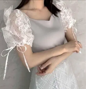 dazzlin 퍼프 슬리브 상의