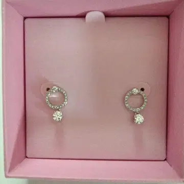 미사용 새상품 Swarovski Attract 후프 귀걸이