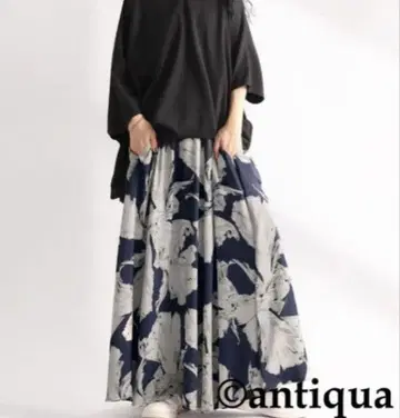 antiqua 안티카 퍼플 계열 플레어 롱 스커트 네이비 꽃무늬