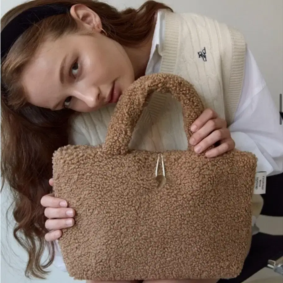 DEPOUND★韓国大人気 poodle bag(cross-body)_3色♪ MUSINSA | DEPOUND Poodle bag cross body [brown]
