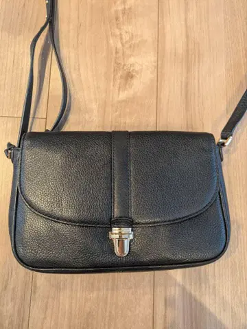 MICHAEL KORS 마이클코어스 블랙 가죽 숄더백