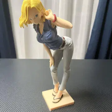 18호 피규어