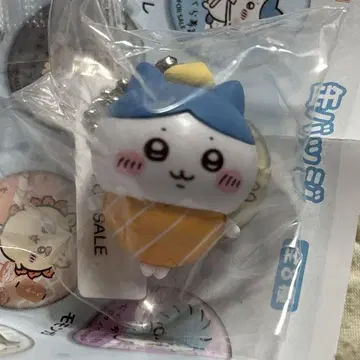 치이카와 쿠라스시 피규어 하치와레 (연어 마요네즈) 벳쿠라폰