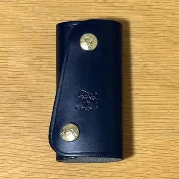 IL BISONTE 일 비존테 키케이스 네이비 중고