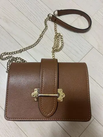 브라운 가죽 숄더백