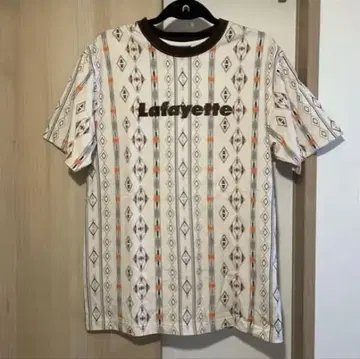 Lafayette 기하학 패턴 티셔츠