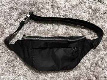 자라 나일론 블랙 바디백