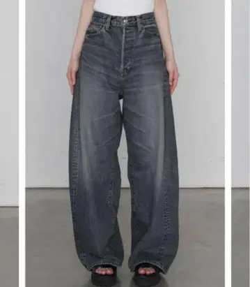 새상품 HYKE 하이크 DENIM BARREL LEG JEANS