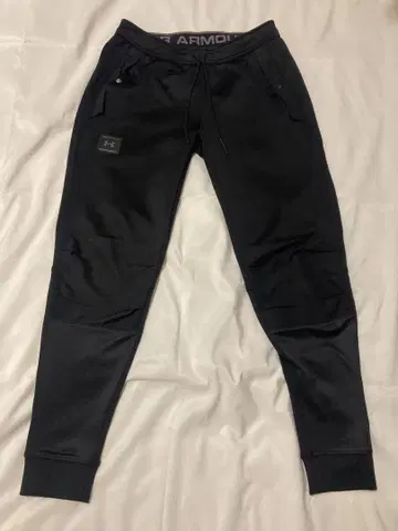 언더아머 Under Armour 블랙 조거 팬츠 사이드 버튼