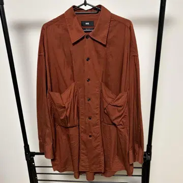 HARE 긴팔 셔츠 포켓 부착