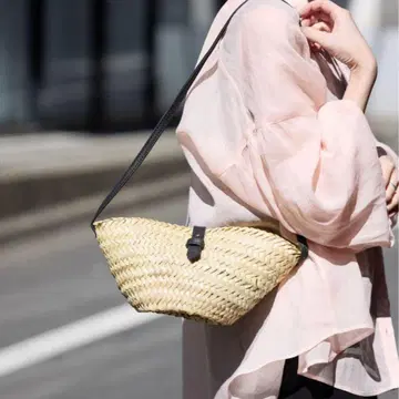 KECH LeS ESSENTIELS 라피아 미니 숄더백
