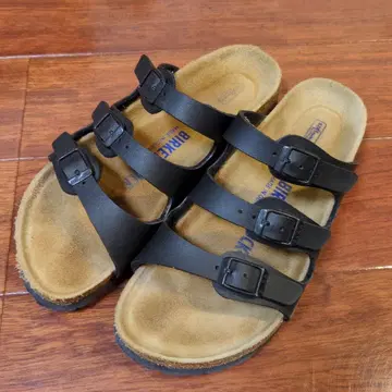 BIRKENSTOCK 블랙 스트랩 샌들 35