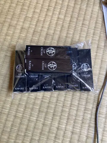 후지와라 이츠키 립크림 8개