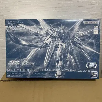 HG 1/144 마이티 스트라이크 프리덤 건담 [클리어 컬러]