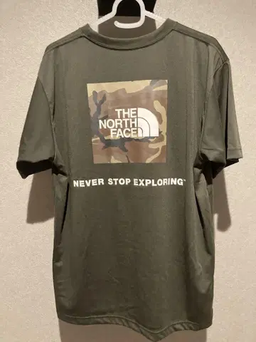 THE NORTH FACE 뒷면 카모플라쥬 티셔츠 L 사이즈