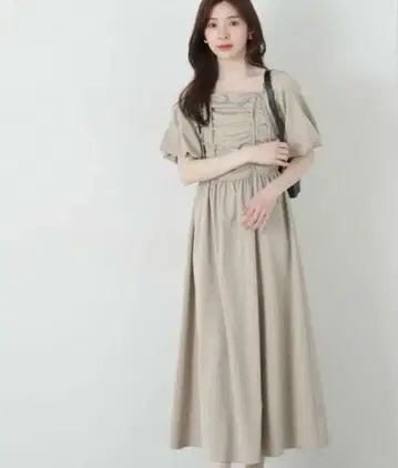 프로포션 셔링 리본 원피스