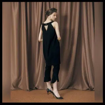 LOULOU WILLOUGHBY 더블 크로스 코쿤 원피스 알아바일