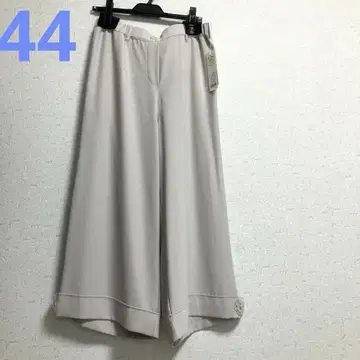 슈퍼뷰티 44 택 포함 새상품 꽃 모티브의 귀여운 가우초 팬츠