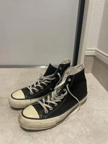컨버스 블랙 하이컷 스니커즈