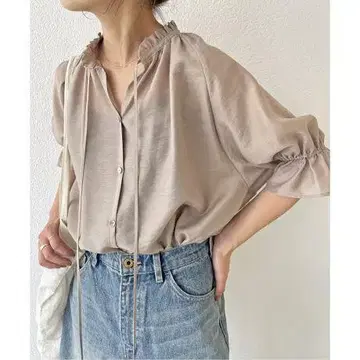 고품질 Spick & Span 하이브리드 스탠드 프릴 블라우스