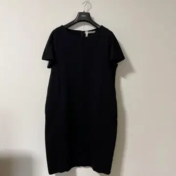 Theory luxe 블랙 반팔 무릎 기장 원피스 040
