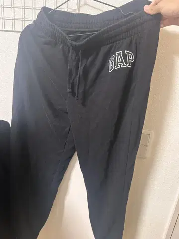 GAP 로고 스웨트 팬츠 블랙 티셔츠 세트