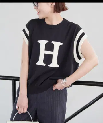 알파벳 자카드 프렌치 니트