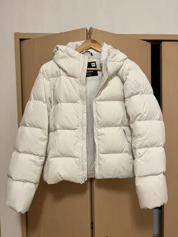 Under Armour 후드 부착 화이트 다운 자켓 여성용