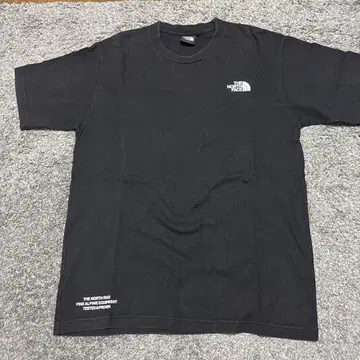 THE NORTH FACE 블랙 티셔츠