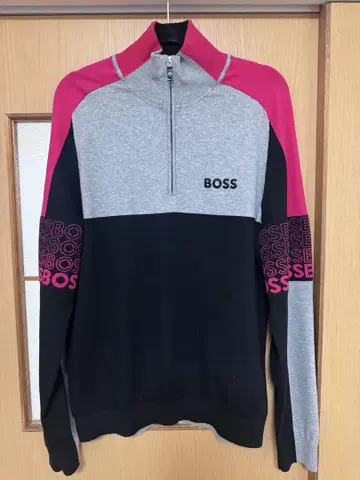 초레어 BOSS 하프 지퍼 니트 휴고 보스