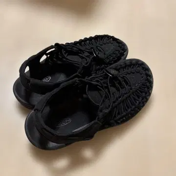 KEEN 블랙 스포츠 샌들 24.0cm