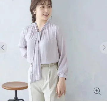 AOKI 찢어진 보타이 블라우스