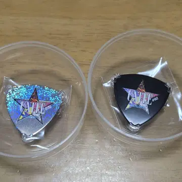 B'z presents UNITE #02 가챠 피크 배지 2종 세트