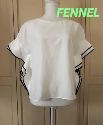 스콧 클럽 계열 FENNEL 프릴 슬리브 블라우스