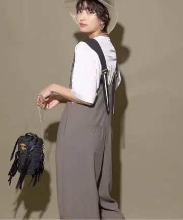 새상품 이번 시즌 에이미로우 턱 릴랙스 살로펫 카키 그레이
