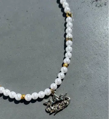 9090 King Logo Perl Necklace
