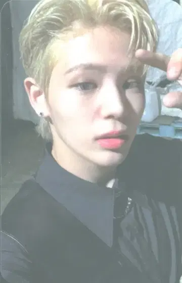 EVNNE TARGET: ME JUNG HYUN 트레이딩 카드 대면