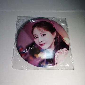 TWICE celebrate 캔뱃지 츄