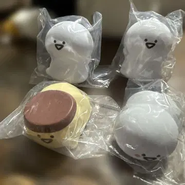 문구와 함께 푹신푹신 팀 4개 세트 중복 포함