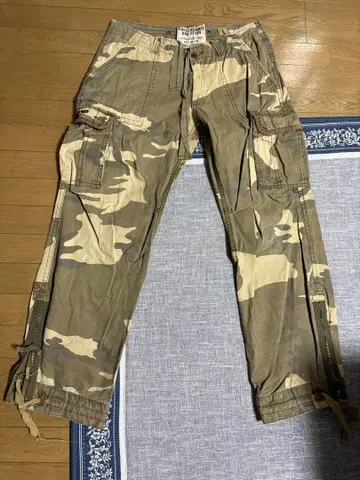 Abercrombie and Fitch 카모플라쥬 카고 팬츠